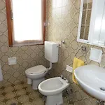 Apartment In A Shared With Garden *