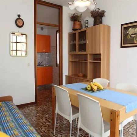 Apartment In A Shared With Garden *